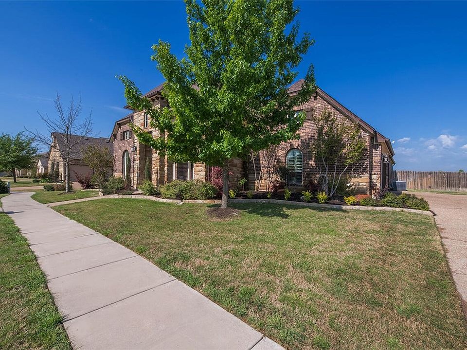 1st image of 1157 Castle Bluff Cir