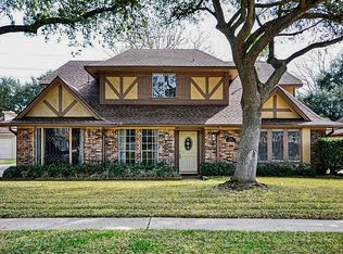 2714 Raintree Dr, Sugar Land, TX 77478