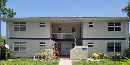 1522 SE Royal Green Cir #201 Photo 1