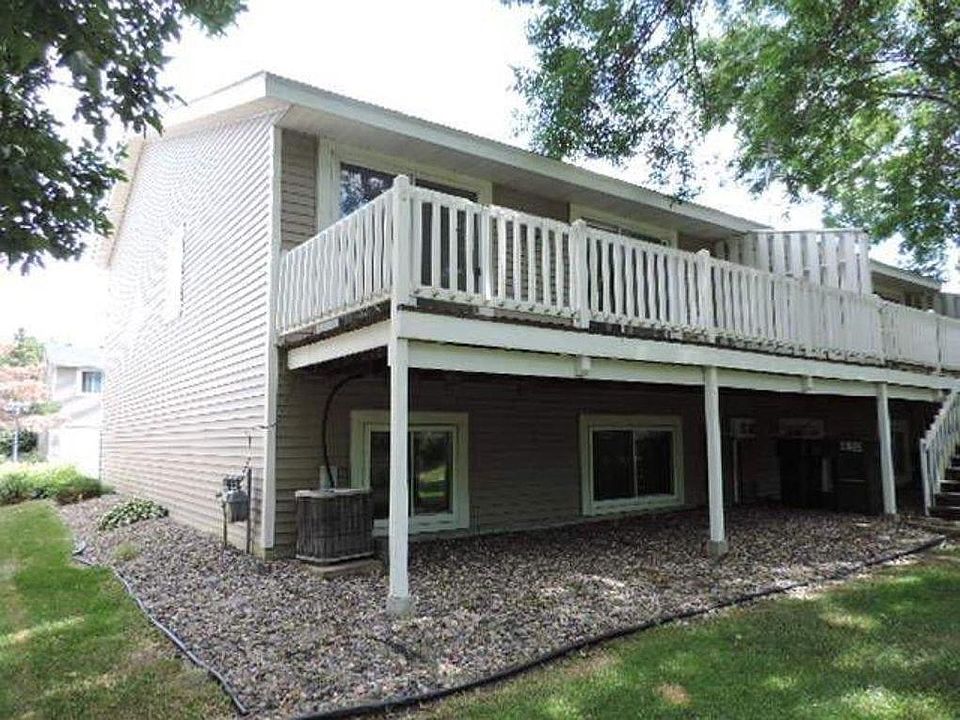 2nd image of 408 Whispering River Ln