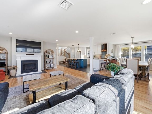 3rd image of 23 Edgemere Ave