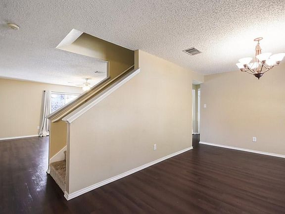 4th image of 2615 Glen Field Dr