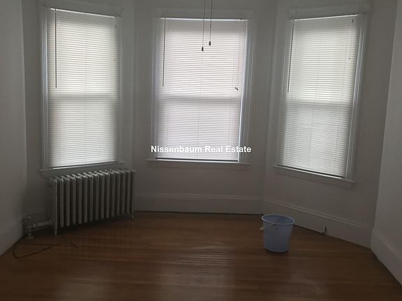 4th image of 17 Crocker St #1