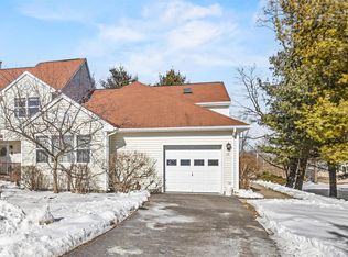 55 Twin Ponds Dr, Kingston, NY 12401