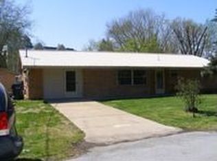 120 Hillis Dr, Pigeon Forge, TN 37863