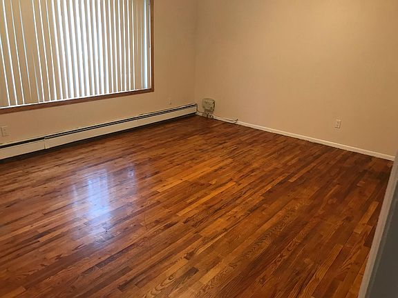 5th image of 12306 9th Ave #2