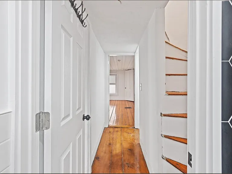 9 Wyatt St #9 — Photo 9