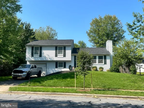 1316 Hillcrest Dr, Frederick, MD 21703