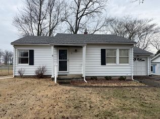 5 Westwood Dr, Mount Vernon, IL 62864