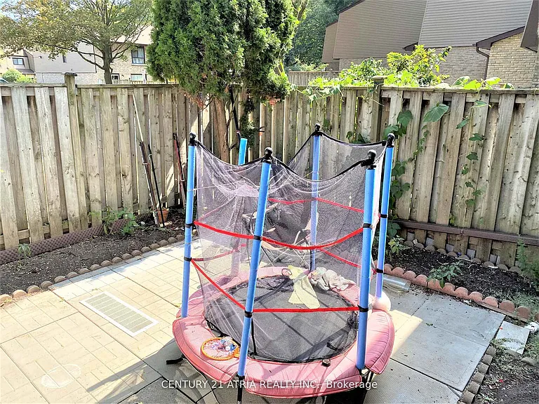 5 Thunder Grv — Photo 29