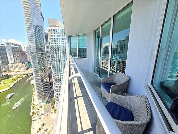 4th image of 325 Biscayne Blvd APT 3719