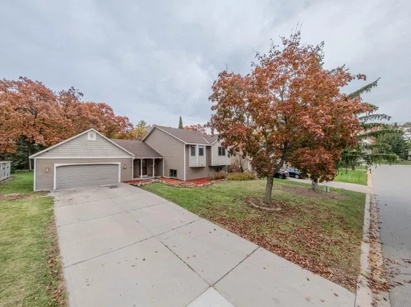 1568 Lakewood Dr N, Maplewood, MN 55119