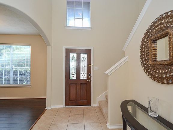 4th image of 20214 Emerald Cliff Ln