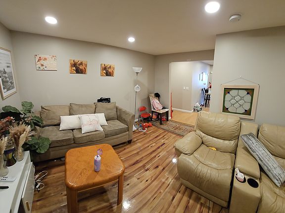 5th image of 40 Pleasant St APT 2