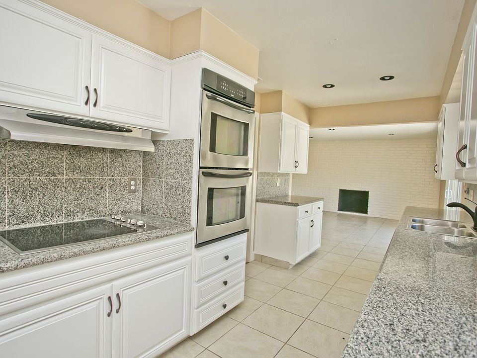 1st image of 6605 S Land Park Dr