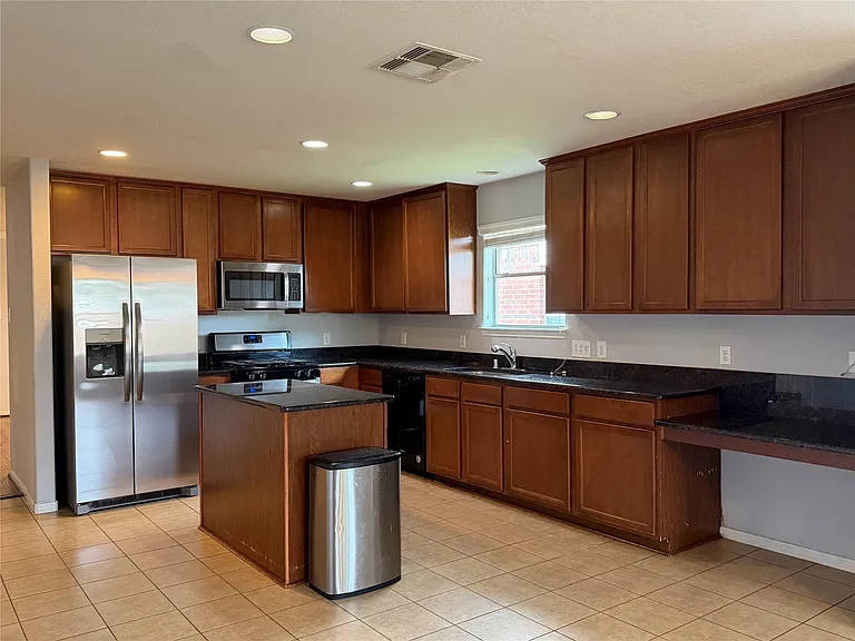 8023 Clover Leaf Dr — Photo 11
