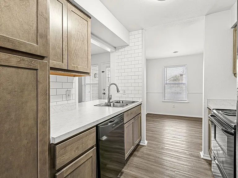 Enclave at Eagle Creek Apartments — Photo 47