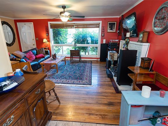 4th image of 13757 Ashworth Avenue N