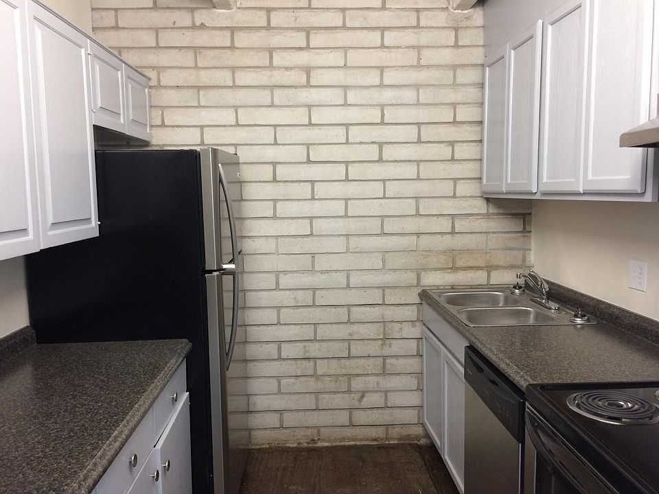 1st image of 2608 2nd Ave