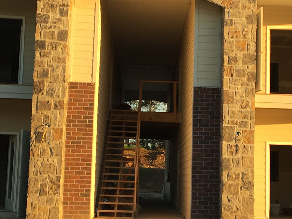 1st image of 1550 Fairway Dr