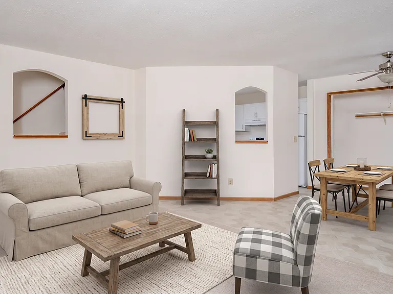 Woodcrest Townhomes — Photo 1