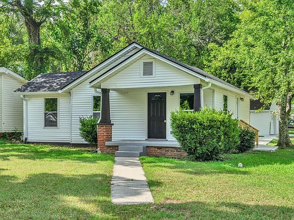 4th image of 302 Maple St