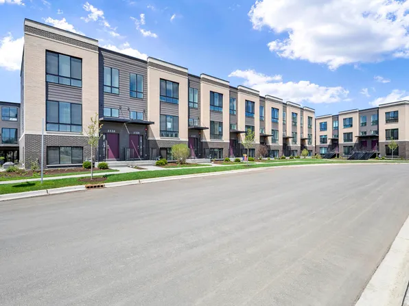 2226 Venture Dr, Schaumburg, IL 60173