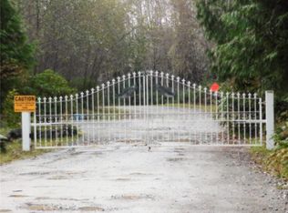 1169 1st St, Cumberland, BC V0R1S0