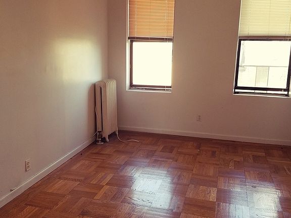 4th image of 3820 Waldo Ave