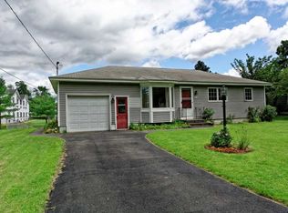 7 Riverview Ter, Rensselaer, NY 12144