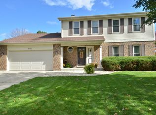 8133 Middlebury Ave, Woodridge, IL 60517