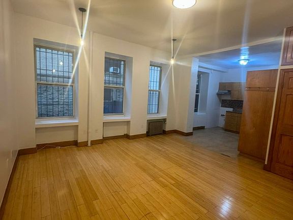 4th image of 2228 Amsterdam Ave APT 1B