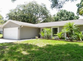 565 Hammock Dr, Palm Harbor, FL 34683