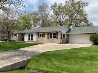270 Carnation Ln, Hoffman Estates, IL 60169