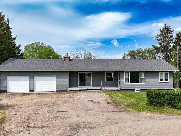 126 E Queen St, Elnora, AB T0M 0V0
