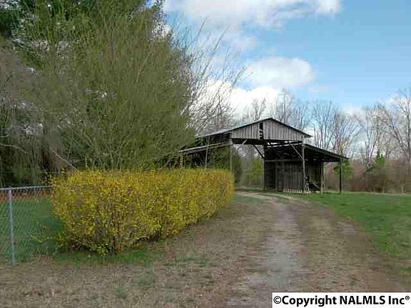 2nd image of 1212 County Road 288