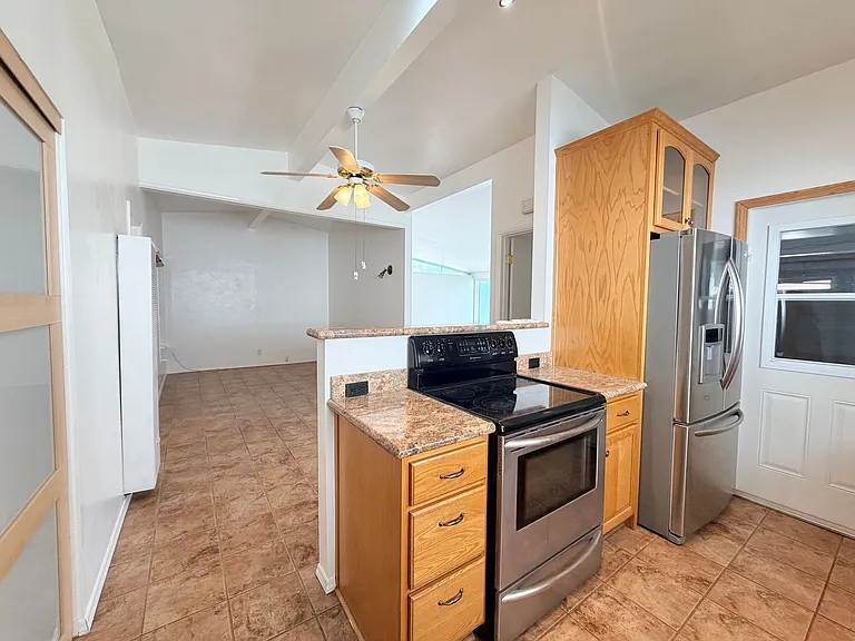 244 Rossmore Dr — Photo 7