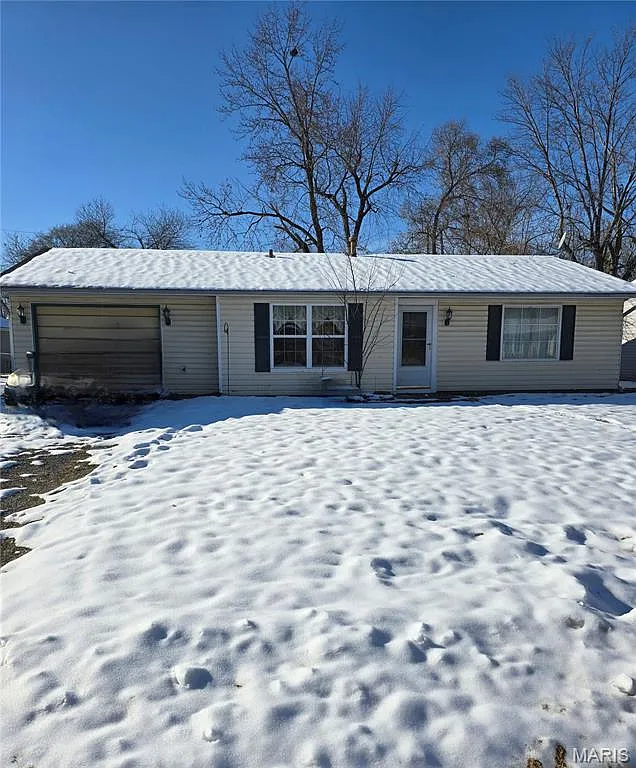 12 Iris Ave photo 1