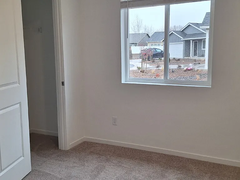 1349 NE Cobbleridge Loop — Photo 23