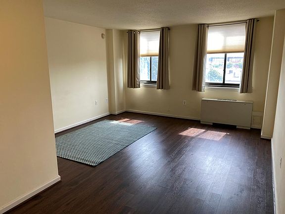 5th image of 801 N Pitt St APT 316