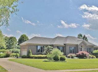 25 Plantation Dr, Shelbyville, KY 40065