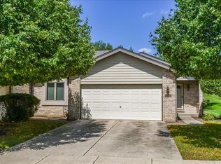 9520 Debbie Ln, Orland Park, IL 60467