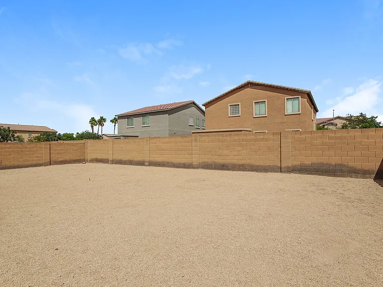 6829 S 68th Ln — Photo 17