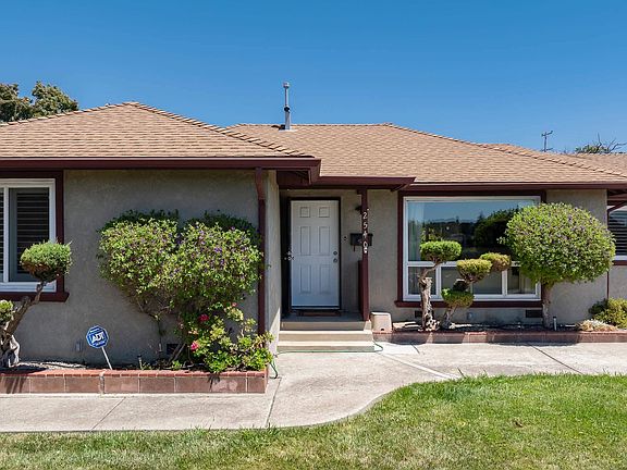 3rd image of 2540 Tara Hills Dr