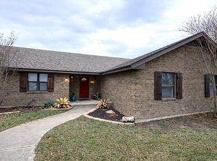 913 E Cedar Ave, Comanche, TX 76442