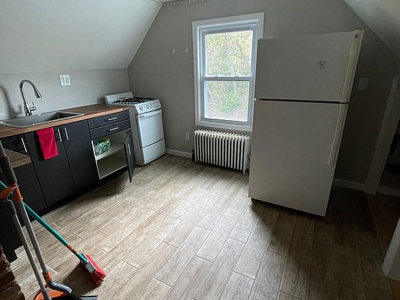 5th image of 487 Van Cortlandt Park Ave Floor 3