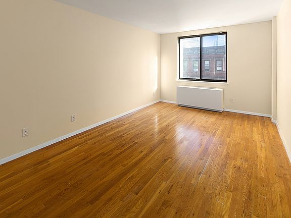 4th image of 447 W 45th St APT 6B