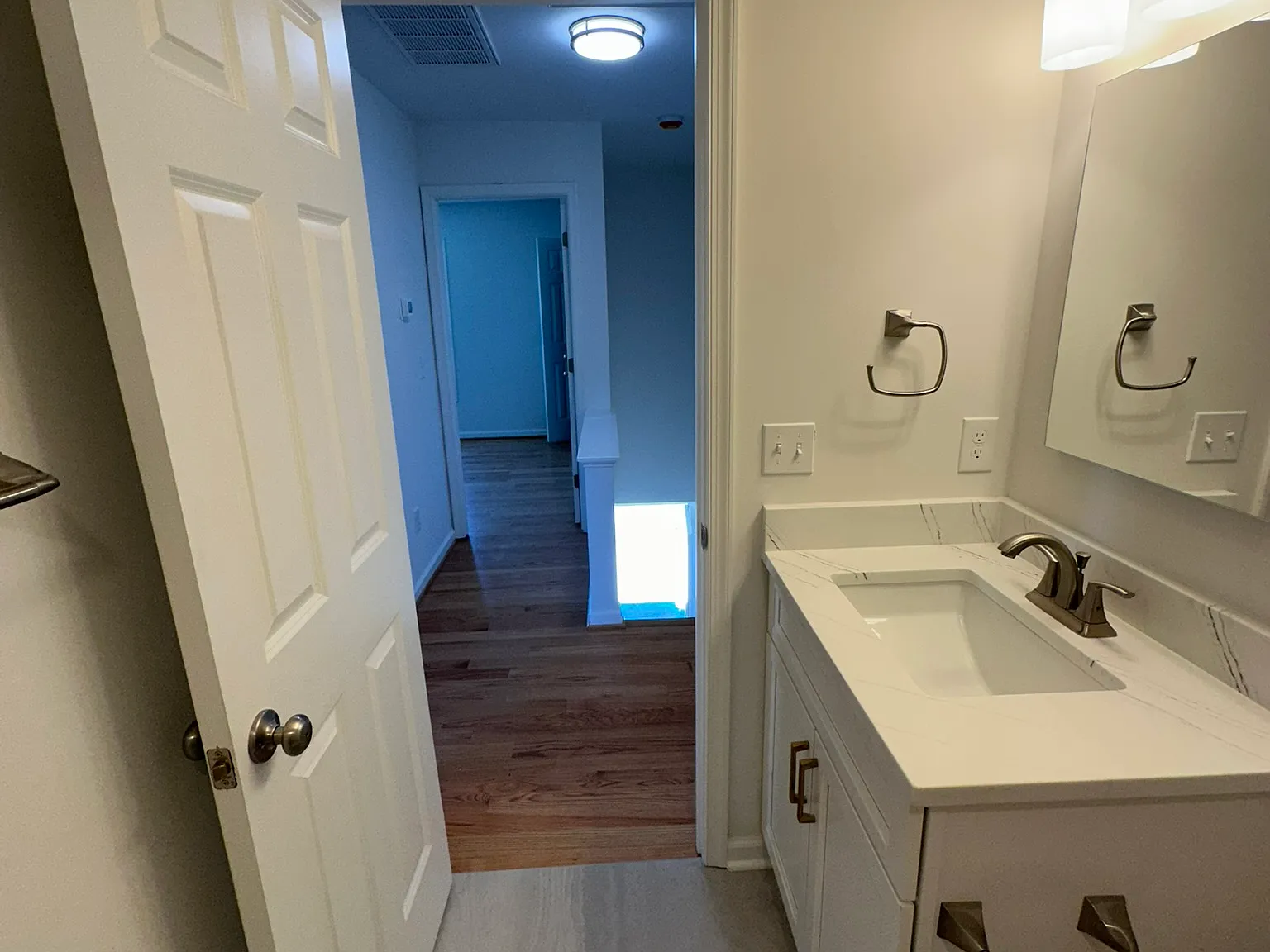 3 bed, 1.5 bath, 1200 sqft, $2,500 — Photo 4