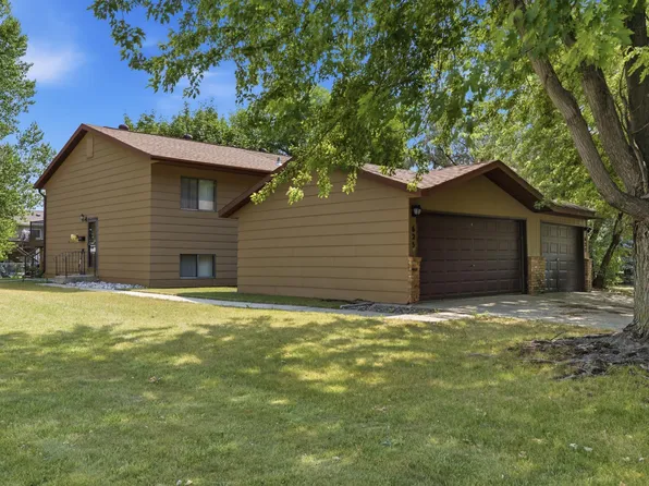625 19th St E, West Fargo, ND 58078