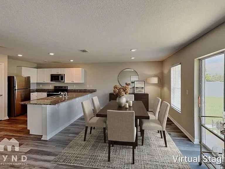 320 Daffodil Ln — Photo 2